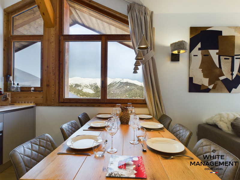 _lv_images__lot_0000000050_06_888582