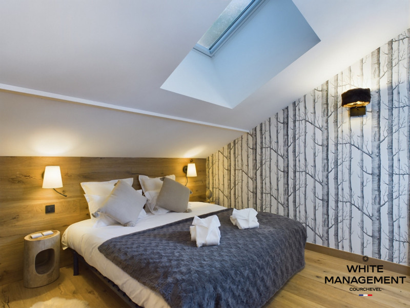 _lv_images__lot_0000000050_11_1391681