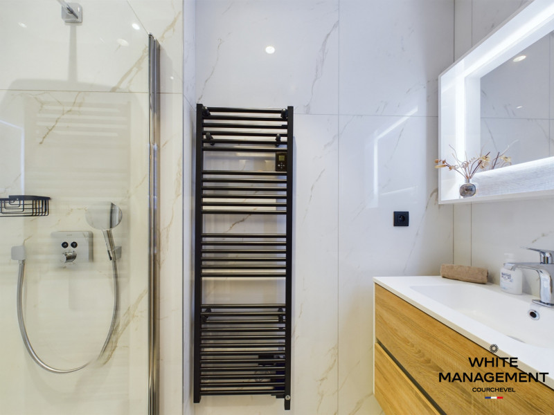 _lv_images__lot_0000000050_14_1734184