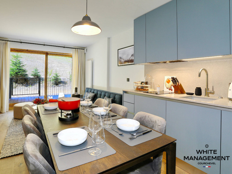 _lv_images__lot_0000000051_03_1271762