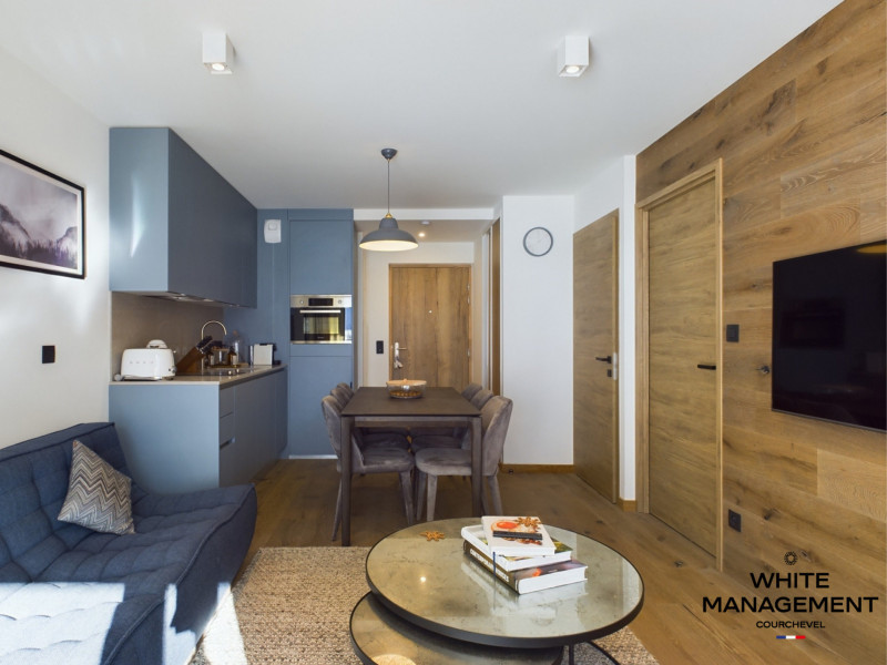 _lv_images__lot_0000000051_07_1271766