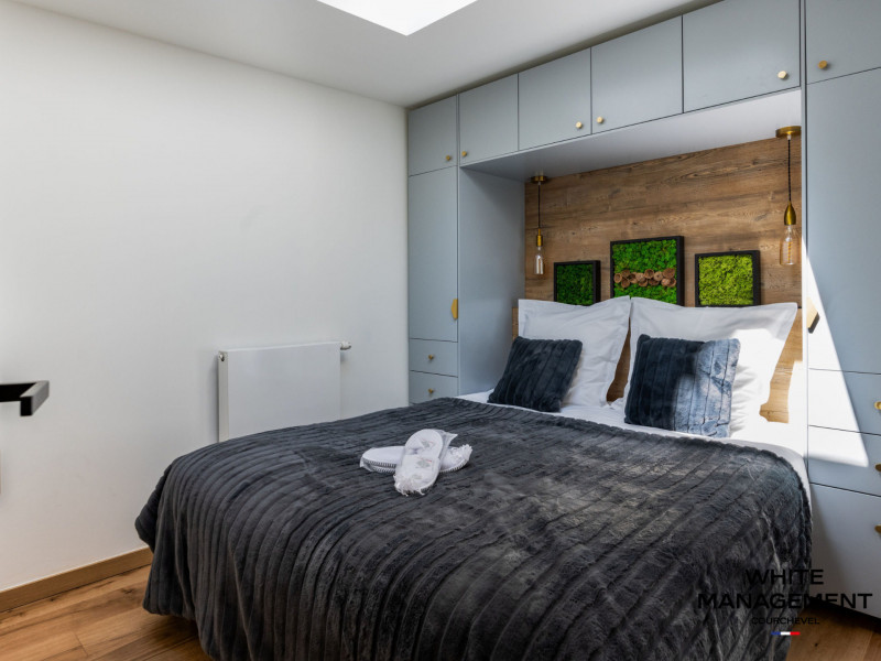 _lv_images__lot_0000000052_11_1648944