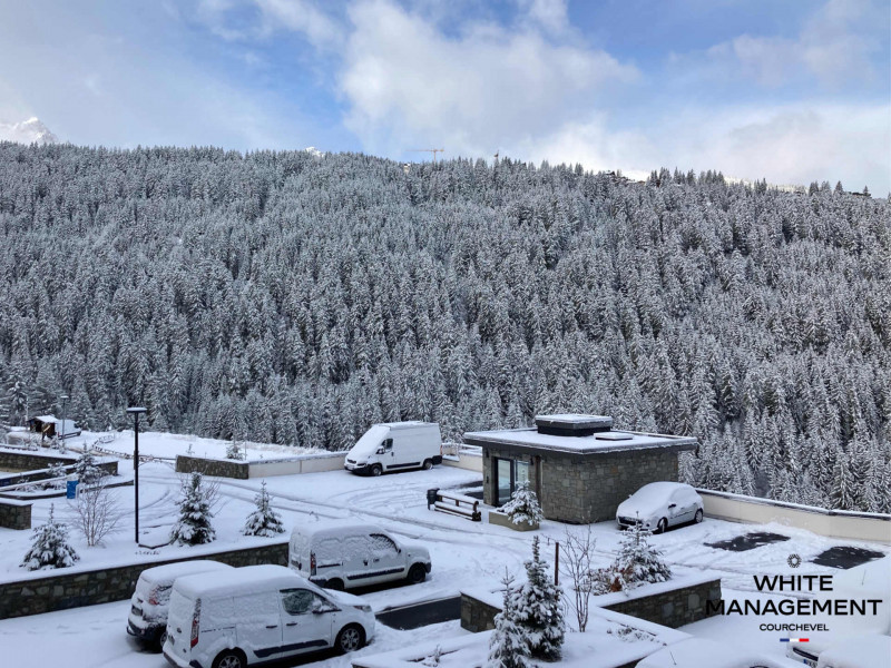 _lv_images__lot_0000000052_16_1563779