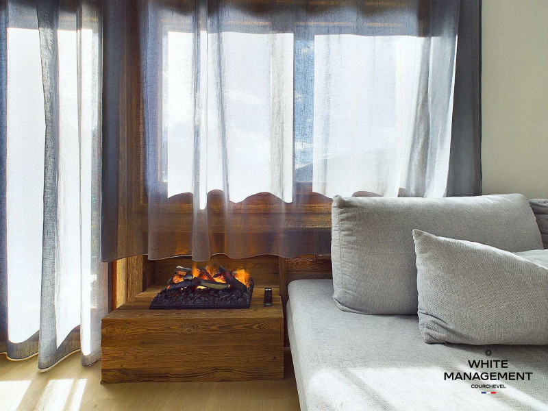 _lv_images__lot_0000000054_03_416692 _lv_images__lot_0000000054_03_416692