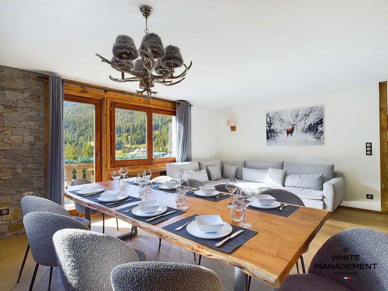 _lv_images__lot_0000000054_12_880550