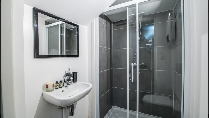 _lv_images__lot_0000000057_12_560985 _lv_images__lot_0000000057_12_560985