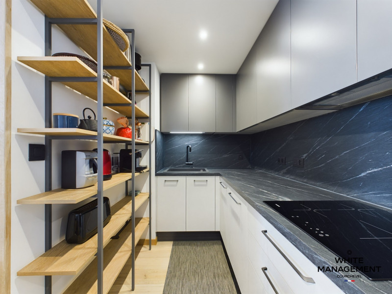 _lv_images__lot_0000000059_06_722492