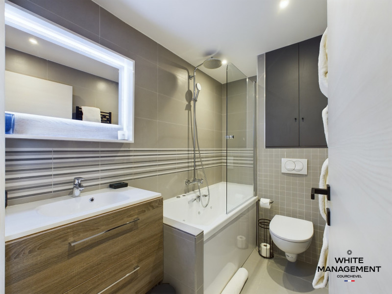 _lv_images__lot_0000000059_12_722498