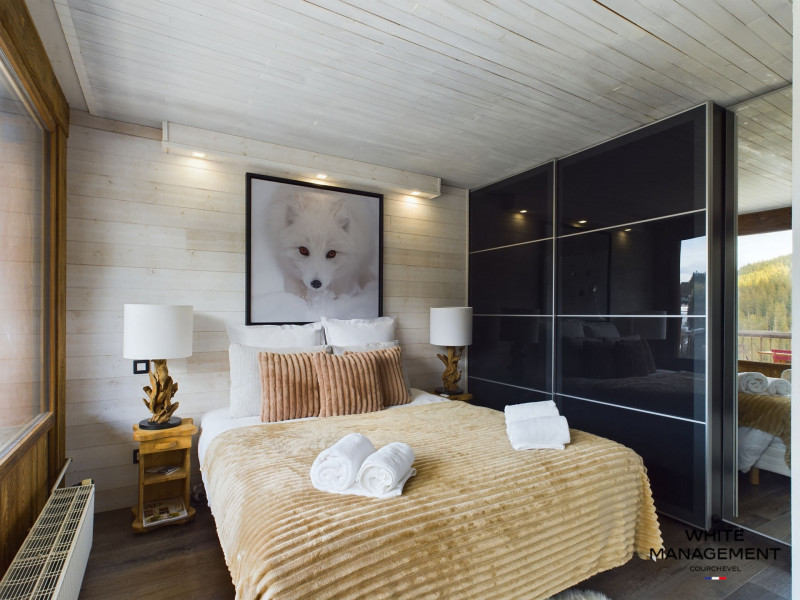 _lv_images__lot_0000000061_09_1181003