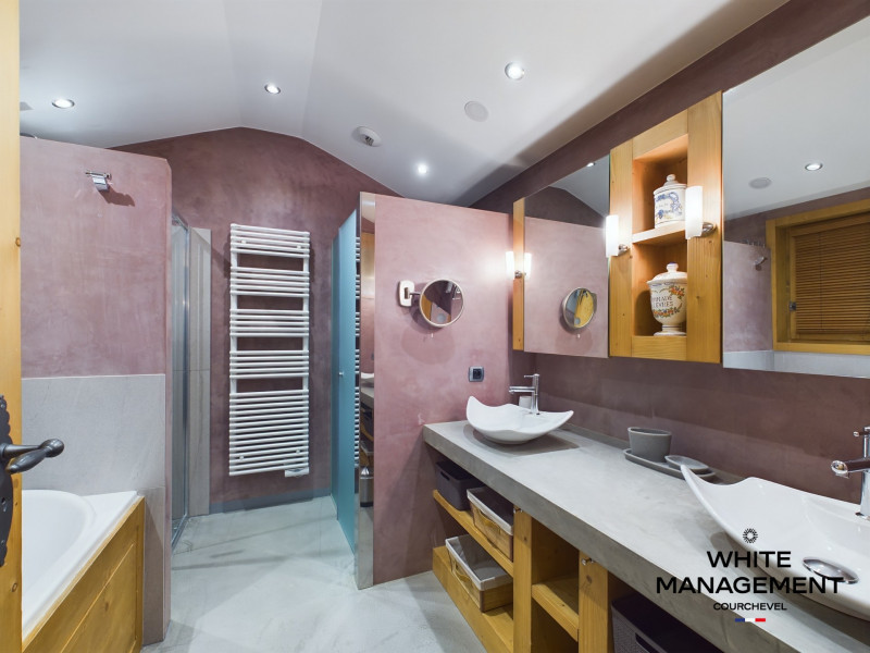 _lv_images__lot_0000000063_06_1204750