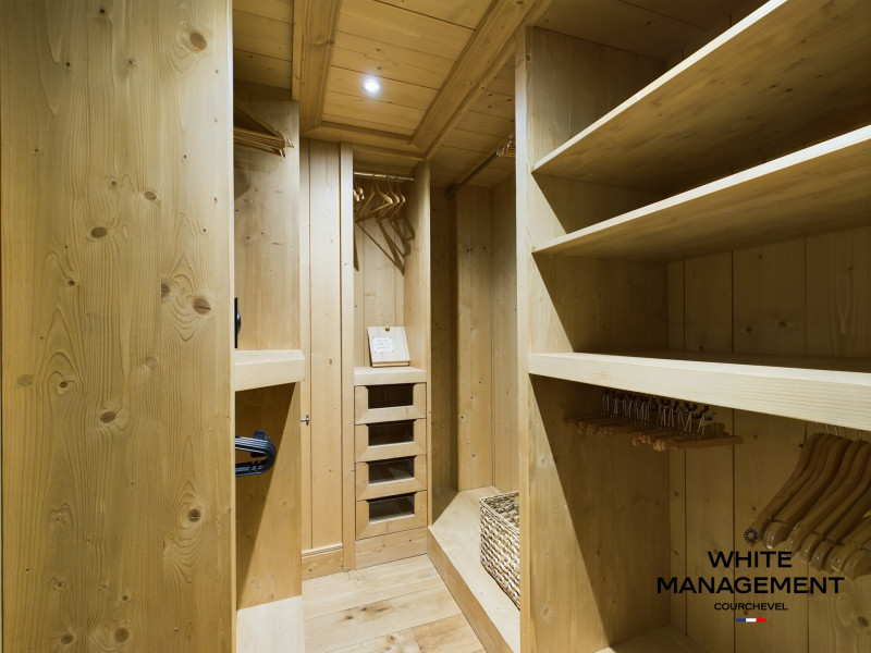 _lv_images__lot_0000000063_09_722191 _lv_images__lot_0000000063_09_722191