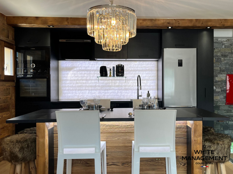 _lv_images__lot_0000000074_03_1734131