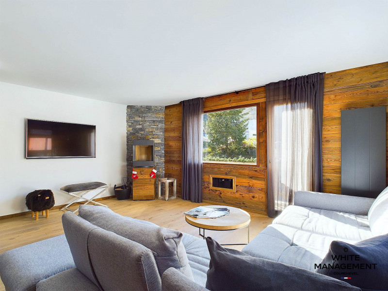 _lv_images__lot_0000000074_06_1391540