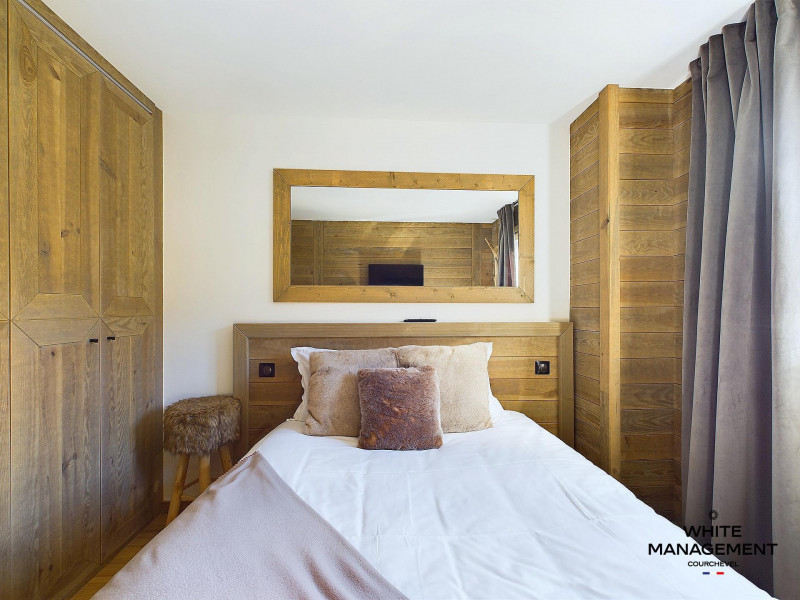 _lv_images__lot_0000000074_11_888556