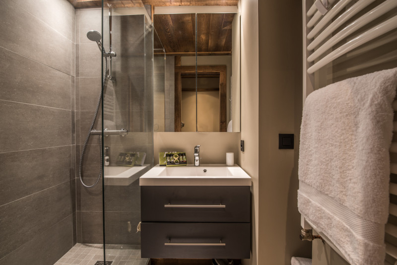 _lv_images__lot_0000000214_07_1628297