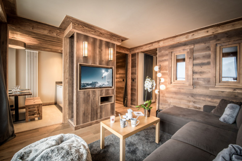 _lv_images__lot_0000000214_09_1628299