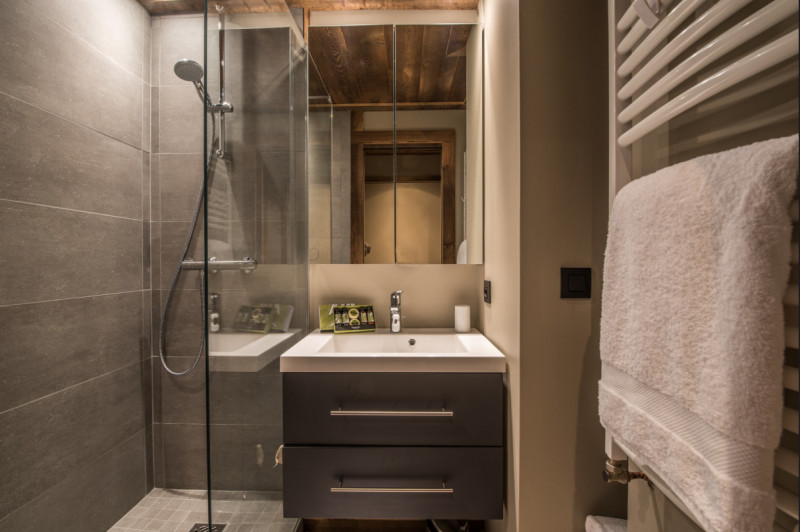 _lv_images__lot_0000000214_11_1619744 _lv_images__lot_0000000214_11_1619744