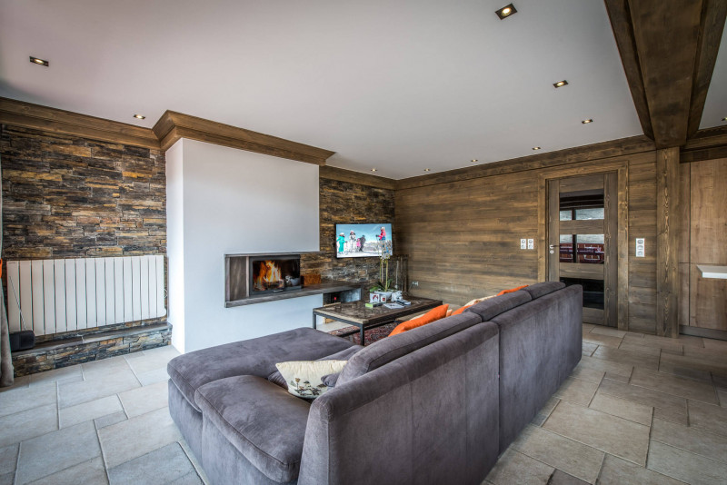 _lv_images__lot_0000000237_02_1721217