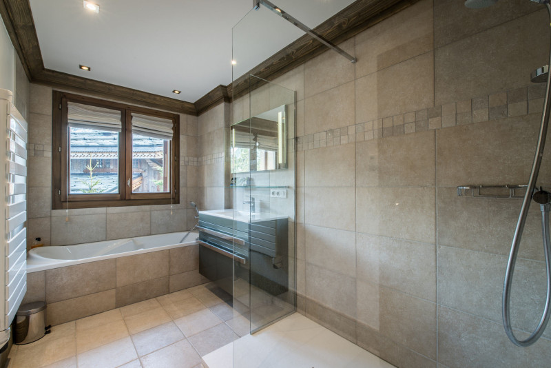 _lv_images__lot_0000000237_09_884667