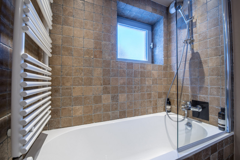 _lv_images__lot_0000000340_05_1039194