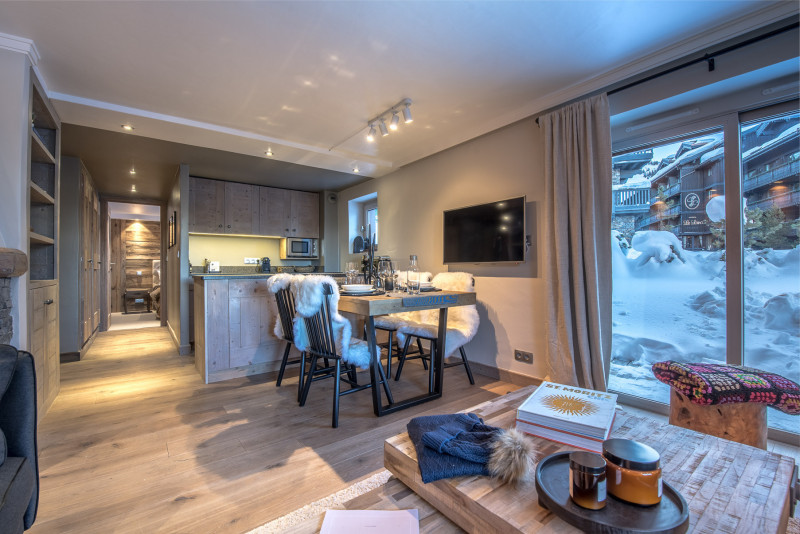 _lv_images__lot_0000000340_08_1678191