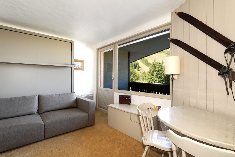 _lv_images__lot_0000000413_01_1687922