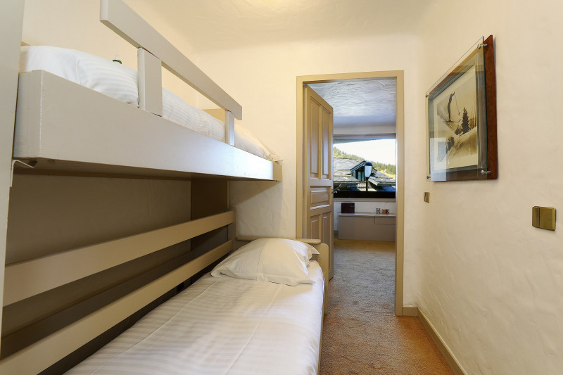 _lv_images__lot_0000000413_03_1687924