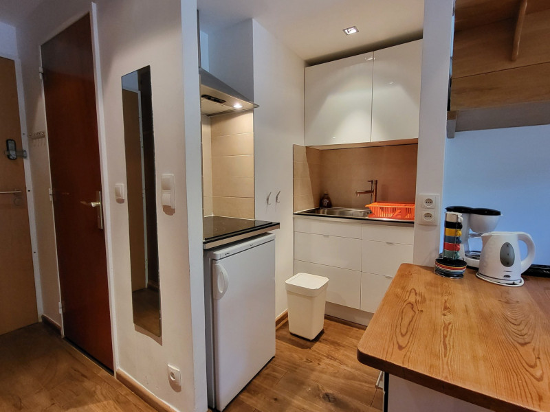 _lv_images__lot_0000000896_03_1721961