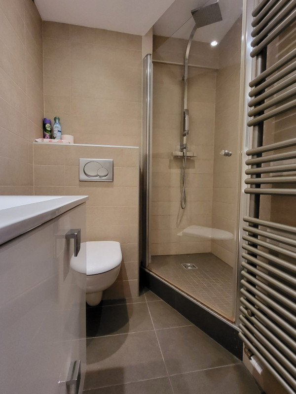 _lv_images__lot_0000000896_05_1721963