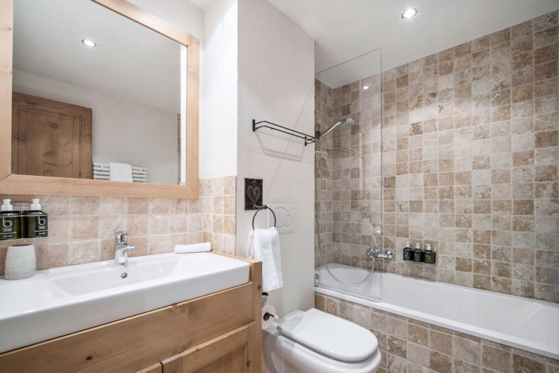 _lv_images__lot_0001160002_13_1548075