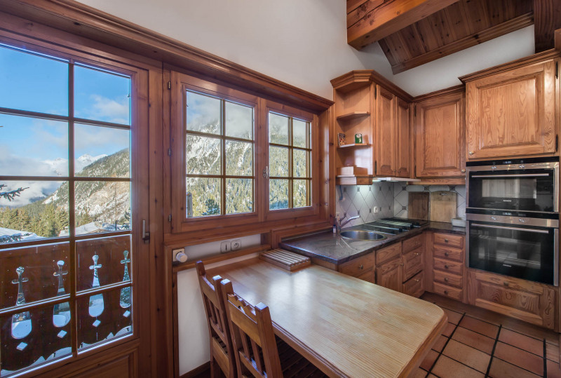 _lv_images__lot_0005880001_03_1735684