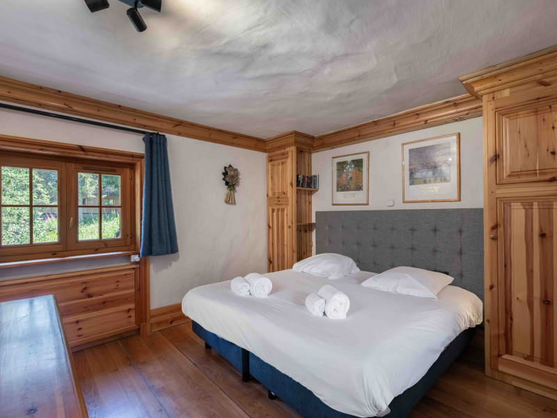 _lv_images__lot_0005880001_08_1735689