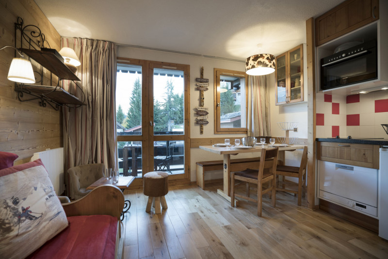 _lv_images__lot_0015160200_01_1687861