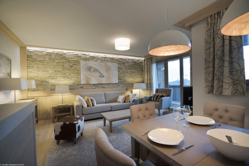 _lv_images__lot_0015270001_03_726441