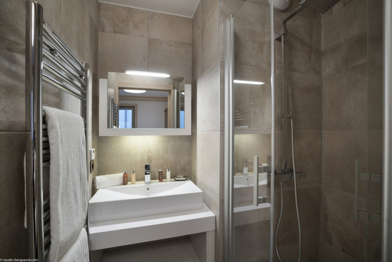 _lv_images__lot_0015270001_10_1609961