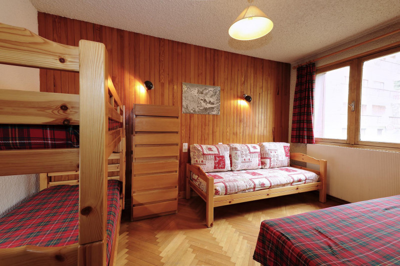 _lv_images__lot_0016130001_03_1543196