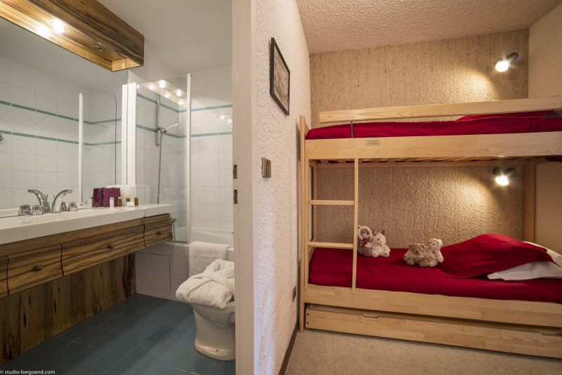 _lv_images__lot_0018010006_04_420976 _lv_images__lot_0018010006_04_420976