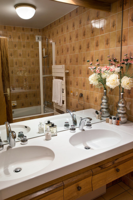 _lv_images__lot_0018010102_03_1687697