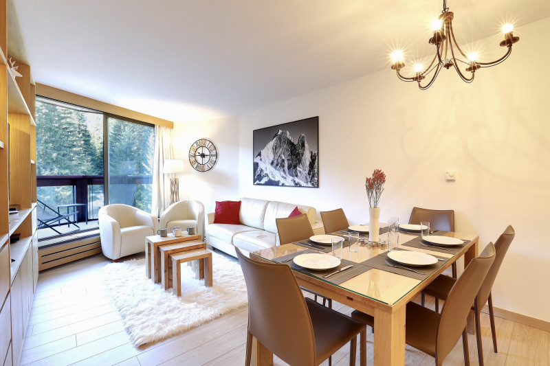 _lv_images__lot_0018010204_01_1678090