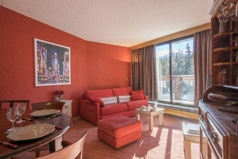 _lv_images__lot_0018010302_08_1687281