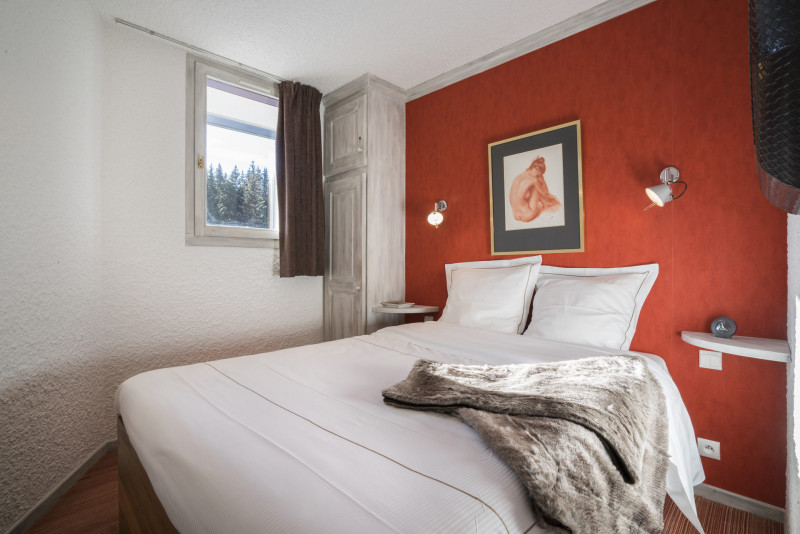 _lv_images__lot_0018010302_15_1362092