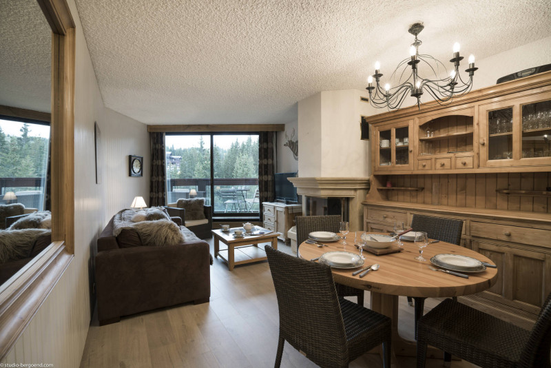 _lv_images__lot_0018010405_02_1687672