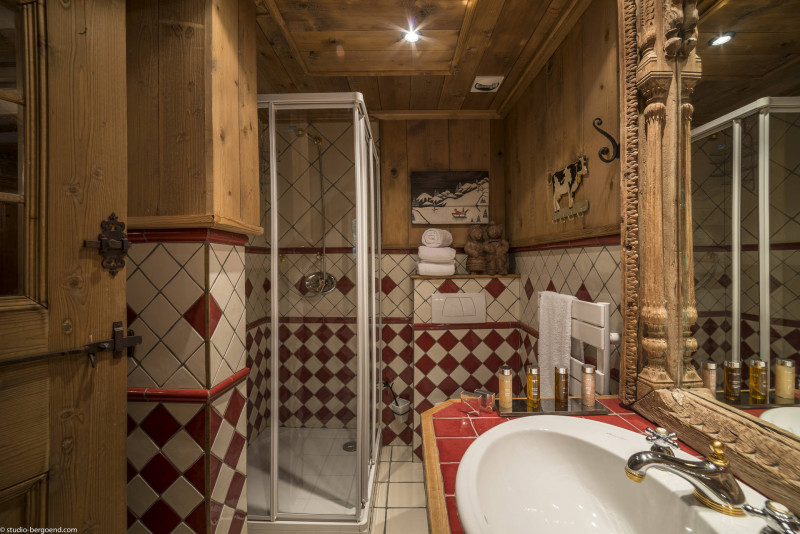 _lv_images__lot_0020000132_09_1686436