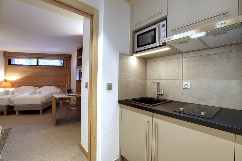 _lv_images__lot_0020000150_02_1687854