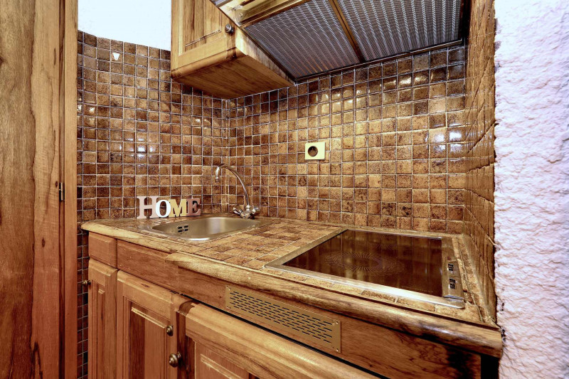 _lv_images__lot_0020000212_02_571321