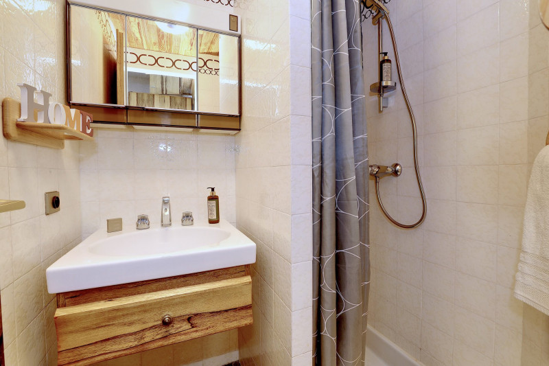 _lv_images__lot_0020000212_03_1396784