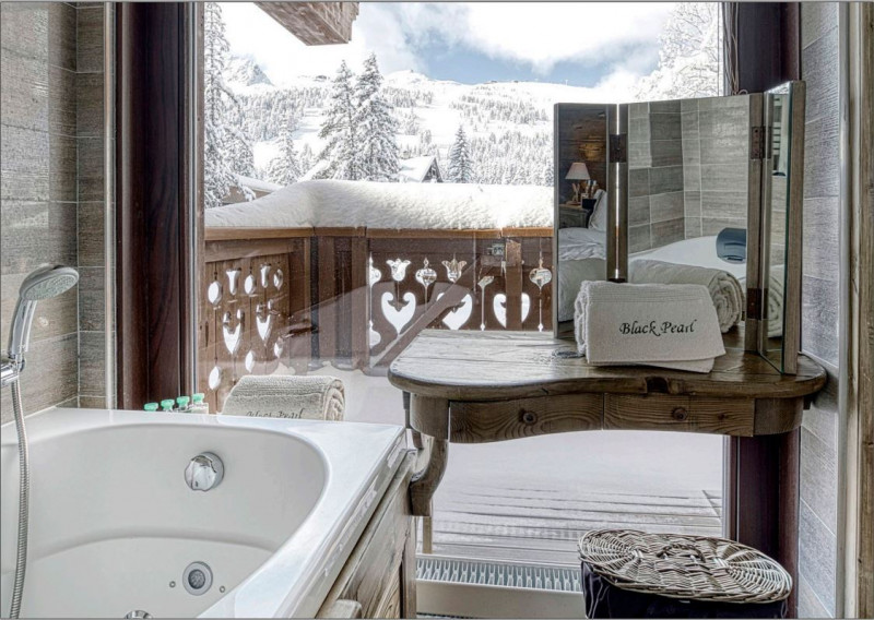 _lv_images__lot_0020000228_04_1687617