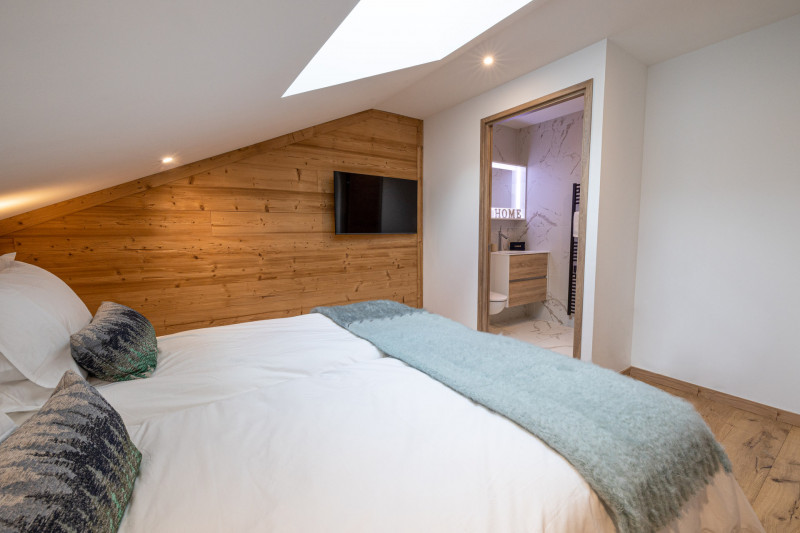 _lv_images__lot_0020000233_10_1039145