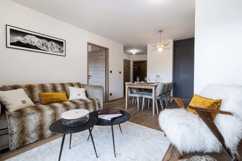 _lv_images__lot_0020000235_02_726664