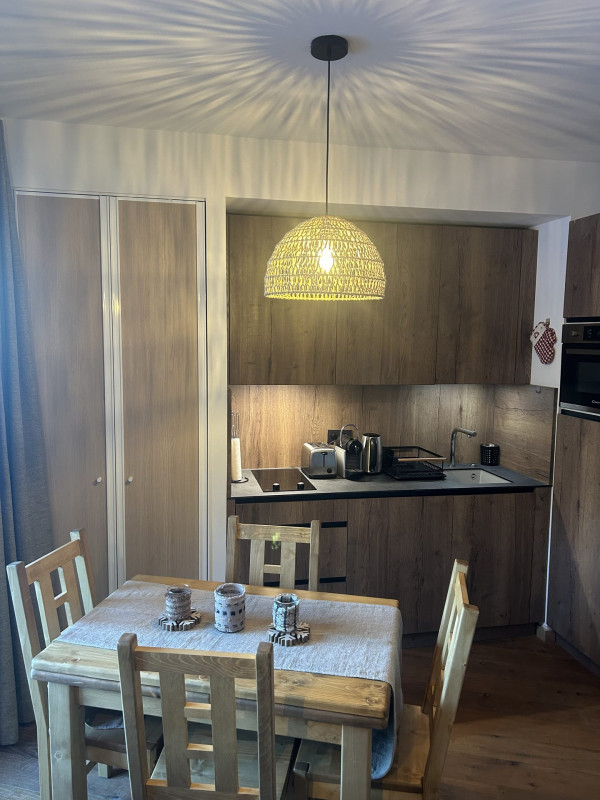 _lv_images__lot_0020000240_04_1687782